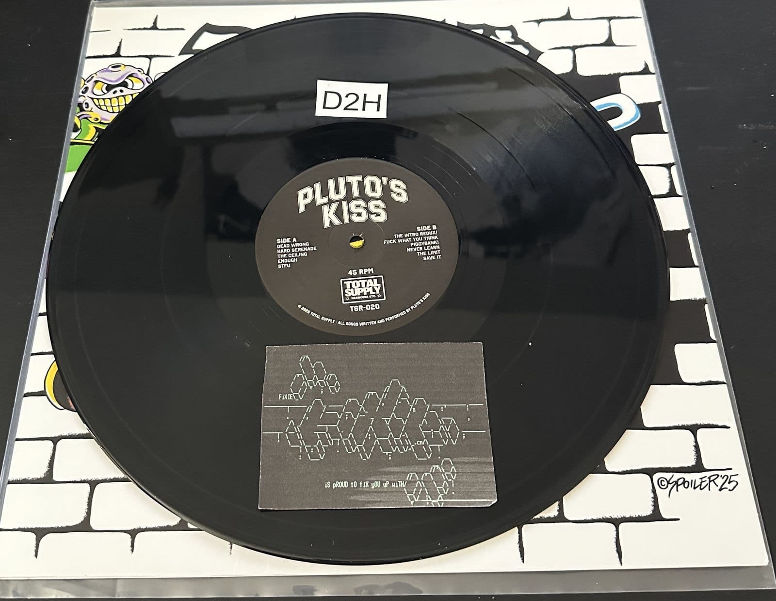 Plutos_Kiss-Plutos_Kiss-LP-FLAC-2025-FIXIE