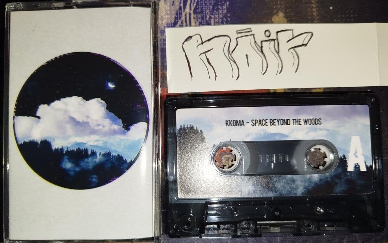 Kkoma-Space_Beyond_The_Woods-Limited_Edition-TAPE-2025-NOiR