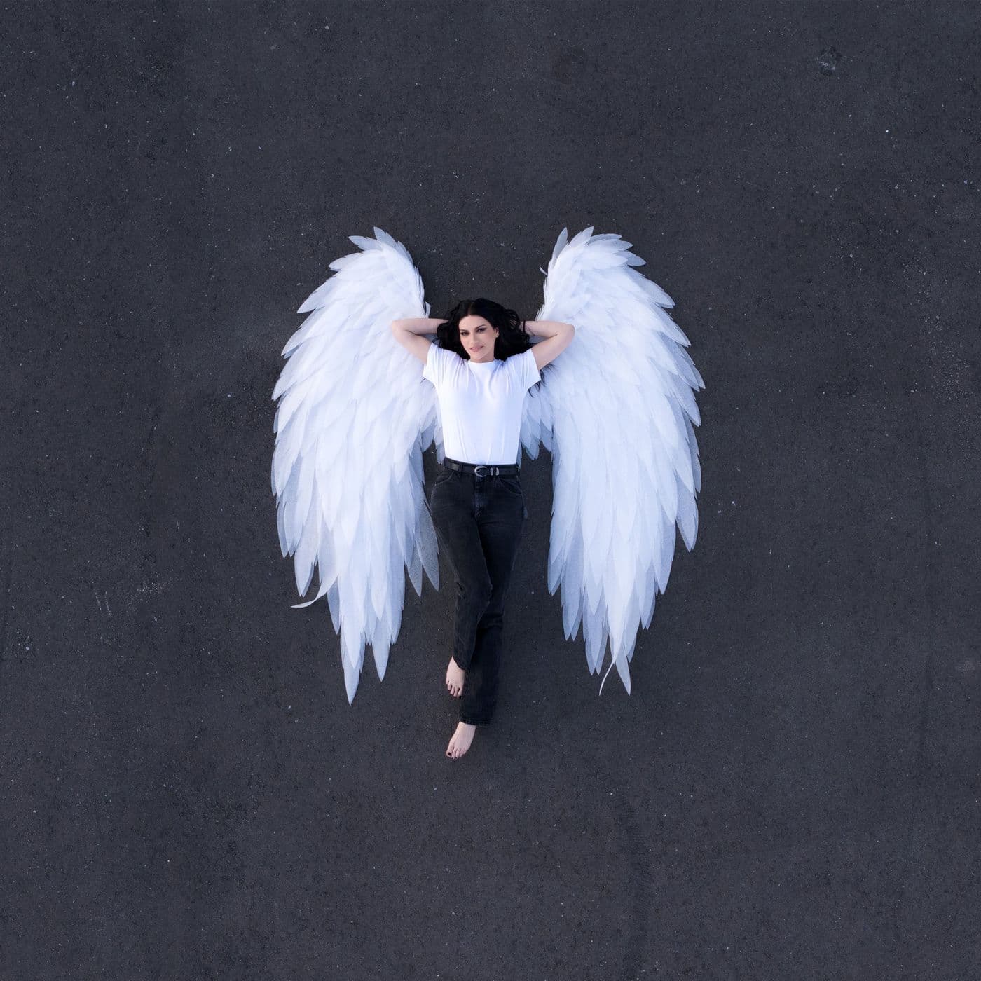 Laura_Pausini_-_Siamo_Soli_Nell_Immenso_Vuoto_Che_C_E-SINGLE-WEB-IT-2026-UOVA